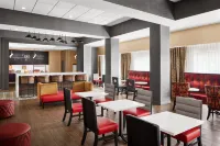 Hampton Inn & Suites Charlotte Steele Creek Hotel di Steele Creek