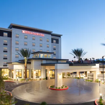 Hilton Garden Inn Las Vegas City Center Отели рядом с достопримечательностью «Арена «Т-Мобайл»»