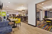 Holiday Inn Express & Suites Ann Arbor West