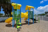 Sunswept Villa 4-Riverwalk/Park Front w/ Pool, Near Ami Beaches - Pet Friendly!