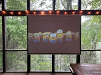 Treehouse Cabin w Mountain & River Views +Arcades +Hot Tub