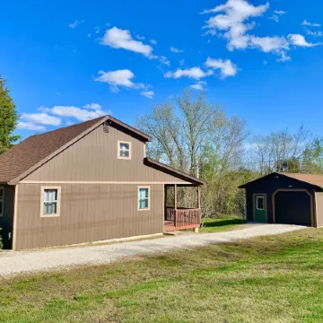 Fishing & Boating 3 Bed/2 Bath Cozy Cabin at Mark Twain Lake!