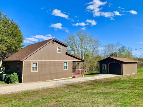 Fishing & Boating 3 Bed/2 Bath Cozy Cabin at Mark Twain Lake!