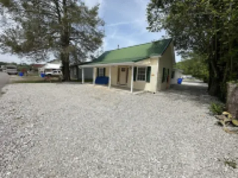 Full remodel  No trailering to the Windrock, Norris Lake and Trails close by.