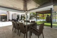 Tropical Paradise deluxe villa