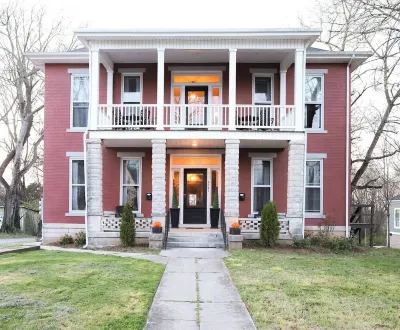 Historical Condo downtown BG!