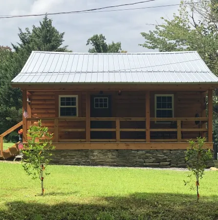 HOMESTEAD  is a completely remodeled cabin  just minutes from Gatlinburg.