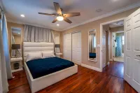 "Palm Estate" - Spacious 3 bed, 3 bath, 2 story single family home with pool