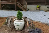 Highlands, NC - Cozy fireplace 3 min to posh Main Street, or majestic Dry Falls!