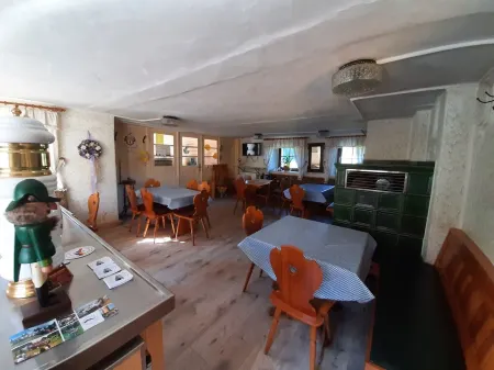 Gasthaus Meyer Cämmerswalde - Vacation in nature like at grandma's. Отели в г. Нойхаузен