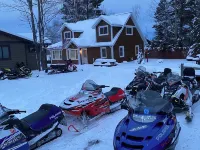 Lake Nokomis 4-bedroom Lakeside Spacious Cottage Hotels in Nokomis