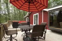 Quiet Cabin Setting on small river