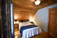 Private Log Cabin at Windswept Farm Swift Museum Foundation附近的飯店