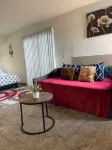 1Bedroom Studio NRG MDA Med UH Zoo DT Galleria KgBD Pool WiFi 4KTV