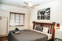 3 bed cottage nestled at centre of 21 acres