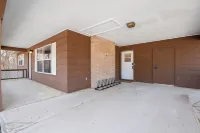 GameRoom, Trail access seconds away, cozy!