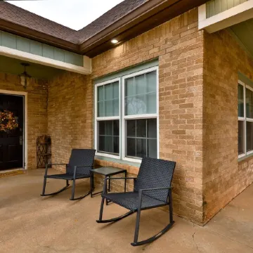 Amazing outdoor deck & kitchen, large home, central to all of Abilene!