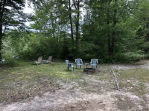 Very Private,Adorable Rustic Cabin -Out House , Full Shower House Off Barn