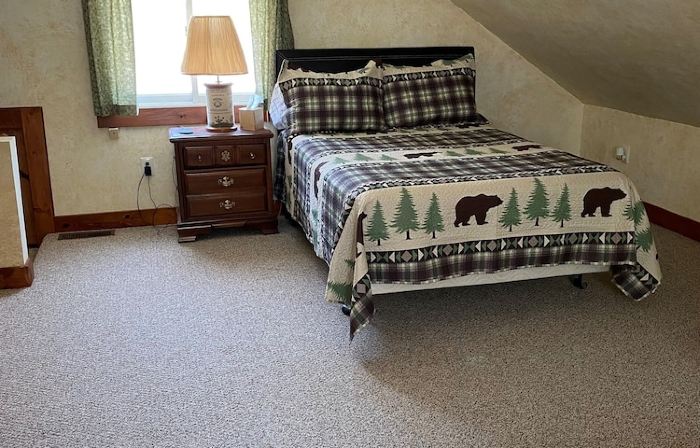 Beautiful Year-Round  Home on the South Shore of Hubbard Lake