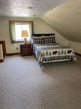 Beautiful Year-Round  Home on the South Shore of Hubbard Lake