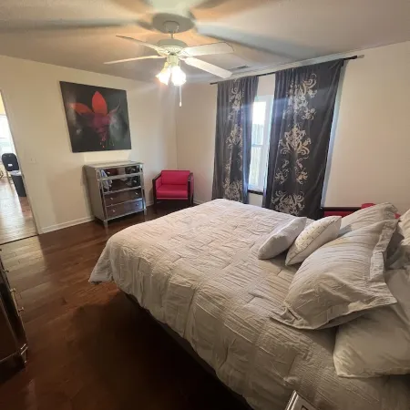Excellent three bedroom two bath condo close to KU campus