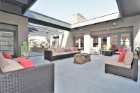 AFFLUENCE ABOUNDS ~ FOOTHILLS CONDO ~ SLEEPS 6