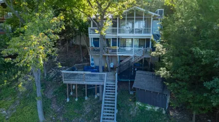 PRIVATE DOCK PRIVATE COVE IN MARGARITAVILLE Отели в г. Осейдж Тауншип