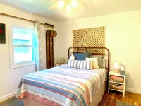 Creekside home with hot tub within 30 mins to Asheville Hotels in Yancey County