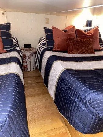 41 Foot Boat on Tennessee River, 15 minutes from Chattanooga