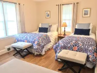 Charming Home in Upscale Suburban Area モーニングサイド・バプティスト・チャーチ周辺のホテル
