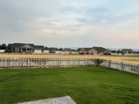 Townhouse in beautiful North Helena Valley, below the majestic Sleeping Giant Hotels in Helena Valley Northwest