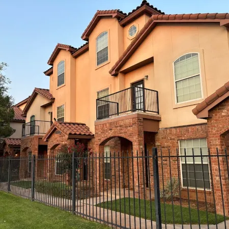 Texas Tech Modern Condo Prime Location - Walk to Ttu Campus, Broadway & Downtown