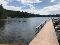 Luxury Log home steps from private beach in Meredith on Lake Winnipesaukee. - Wifi