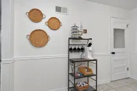 Hidden Gem less than 5 minutes from Bass Pro/Wonders of Wildlife, MSU and Mercy