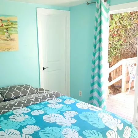 5 Minute Walk to Beach! 4 Br 2 Bath Gorgeous Private Classic California Bungalow