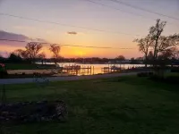 Waterfront with spectacular view, close to restaurants and bars