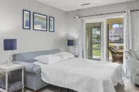 First Floor Coastal Comfort in Oceanfront Complex with 3 pools