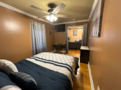 Chez le Fleur: A Cozy 2 Bedroom Home with Patio, Fenced Yard & Wi-Fi Min to I-10 Hoteles en Scott