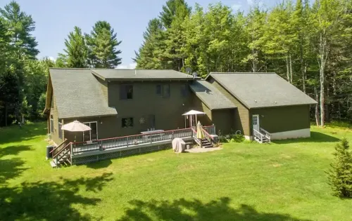 A breathtakingly pristine luxury cabin on 14 private acres Hotels in Kortright