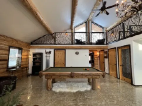 Grand Spruce Lodge, Lakefront near Talkeetna & Denali State Park