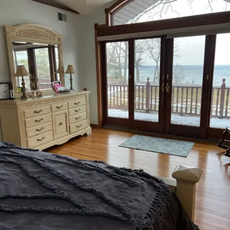 Exclusive Lakefront Home Retreat w/Baby Grand Piano for Family FLX Fun & Friends