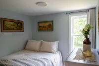 1900’s farmhouse with old country charm.  Six miles to Lake Wallenpaupack