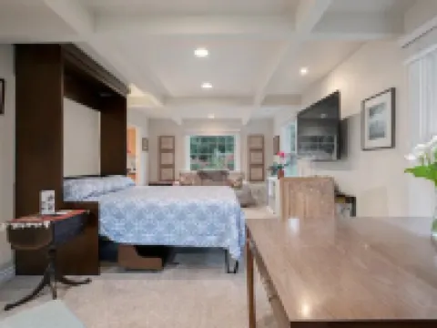 The Cottage at River Run! Hoteles en Tigard