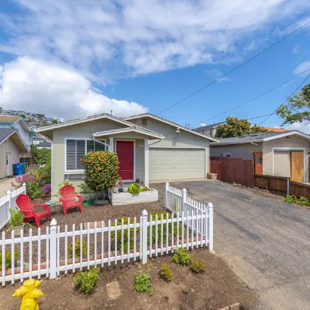 Beach cottages, majestic Morro Bay