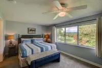 4BR/4Bath Townhome w/AC, Walk to Ski, Golf, Tennis, Hiking and More!