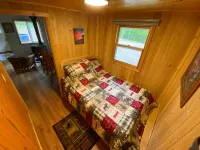 Cozy little cabin in the woods. 2 minutes away from Brule Lake boat landing!