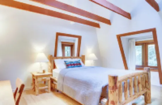 Mt. Hood Alpine Chalet w/ hot tub, kid & dog friendly