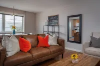 "The Old Post Office" - Mid-Century Mod Apartment in Downtown Driggs - With W/D