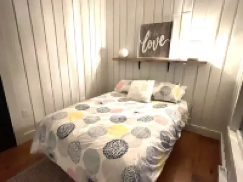 VT Cabin overlooking the West River and Village 倫敦德里酒店