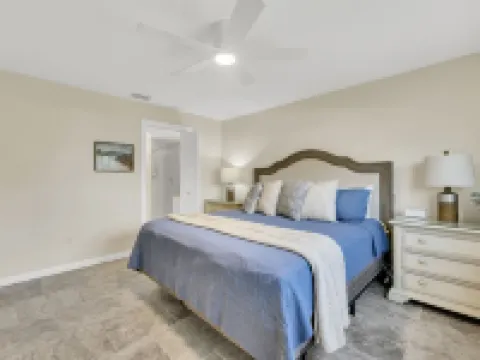 Renovated 5-Star Condo - Pool & Tennis – Near Fort Myers Beach Hotels in Iona
